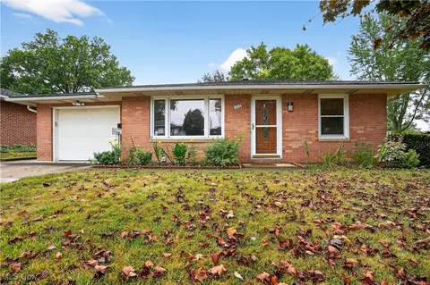 306 Hollywood Ave, Cuyahoga Falls, OH 44221