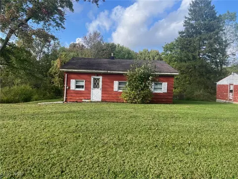 819 E Garrison Rd, Ashtabula, OH 44004
