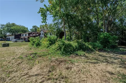 2918 Forest Lane, Lorain, OH 44053 photo 10
