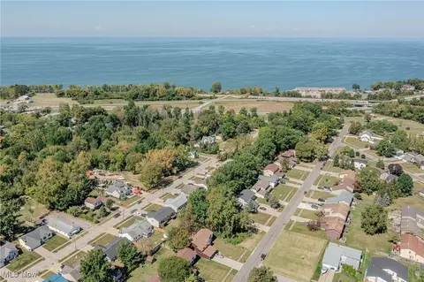 2918 Forest Lane, Lorain, OH 44053 photo 5