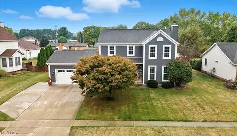 614 Levee Cir, Magnolia, OH 44643