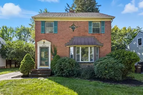 9621 Elsmere Dr, Parma, OH 44130