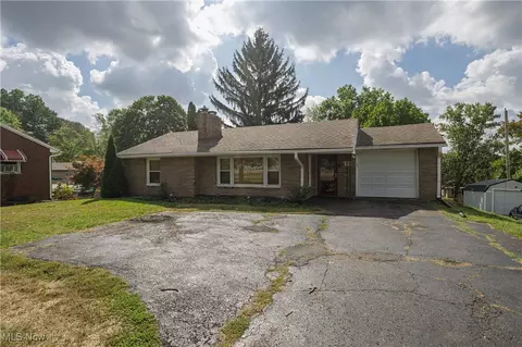 1006 44th St NW, Canton, OH 44709