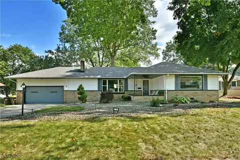 1224 Pleasant Valley Dr NE, Howland, OH 44483