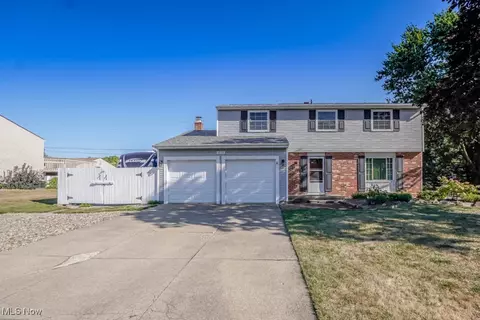 1659 King Dr, Uniontown, OH 44685