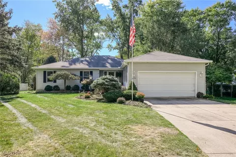 1490 Hanna Rd, Stow, OH 44224