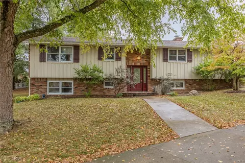 6150 Pilot View Cir, Louisville, OH 44641