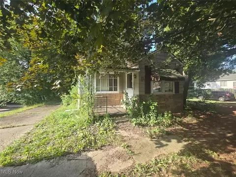 146 Hermann St, Barberton, OH 44203