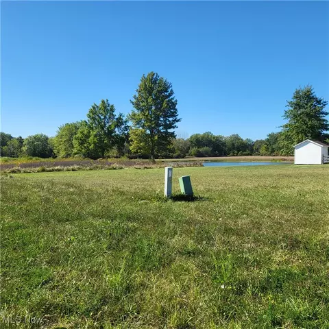 307 Skyline Dr, Elyria, OH 44035 photo 2