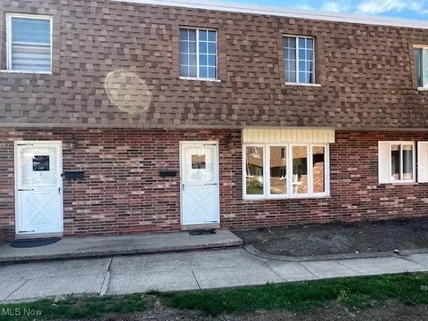 6482 Concord Rd, Parma, OH 44134