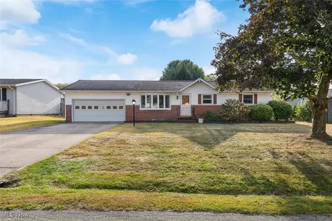 1702 Thornridge Rd NW, Massillon, OH 44646