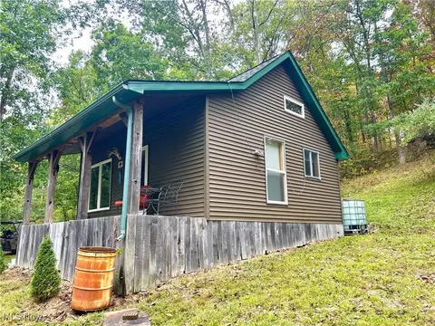 14040 T Ridge Rd, Caldwell, OH 43724
