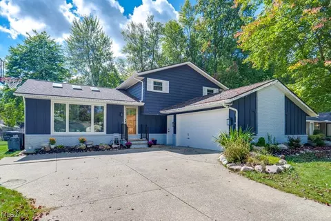 3538 Monte Vista Dr, Brunswick, OH 44212