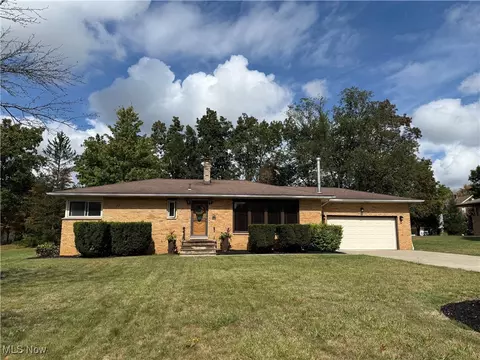9912 Lynn Dr, North Royalton, OH 44133