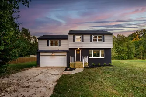 3691 Lyntz Townline Rd SW, Lordstown, OH 44481