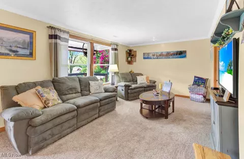 121 W Mohawk Dr, Malvern, OH 44644 photo 24