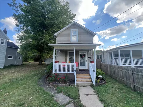 241 Packer St, Uhrichsville, OH 44683