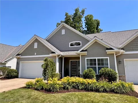 11096 Quail Hollow Dr, Concord, OH 44077