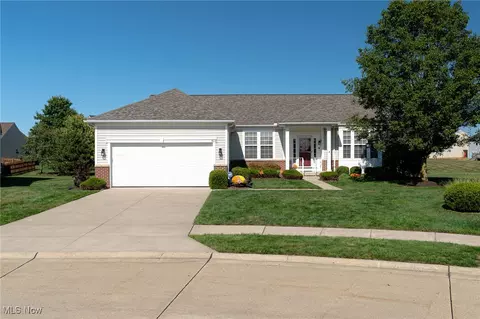 9119 Chatham Cir, North Ridgeville, OH 44039
