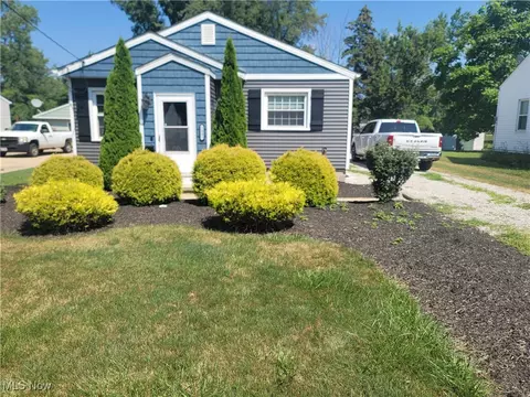 1041 E 349th St, Eastlake, OH 44095