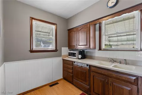 Kitchen - 163 Paxton Ave, Wheeling, WV 26003 photo 2 of 2