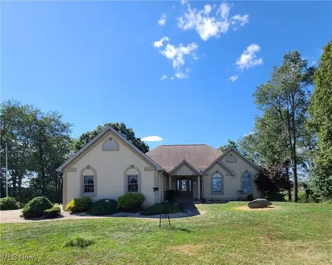 303 County Road 71, Adena, OH 43901