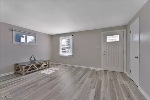 491 Spring St, Struthers, OH 44471 photo 7