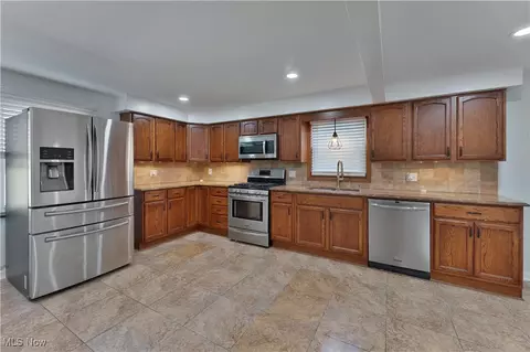 491 Spring St, Struthers, OH 44471 photo 12