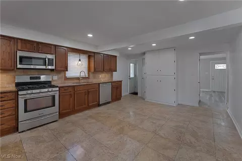 491 Spring St, Struthers, OH 44471 photo 14