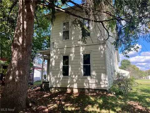 33 E Main St, Greenwich, OH 44837