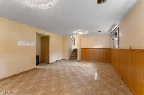 Living - 7603 Red Fox Dr, Boardman, OH 44512 photo 4 of 4