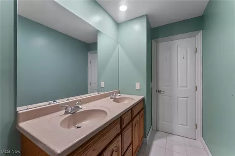 Bath - 7603 Red Fox Dr, Boardman, OH 44512 photo 3 of 4