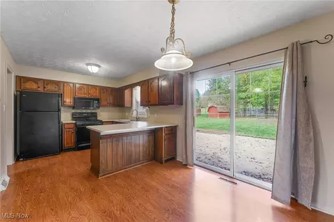 Kitchen - 7603 Red Fox Dr, Boardman, OH 44512 photo 2 of 4