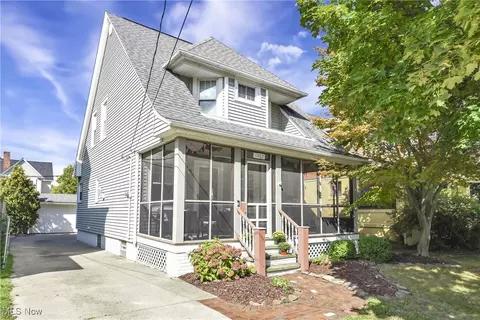 1462 Spring Garden Ave, Lakewood, OH 44107