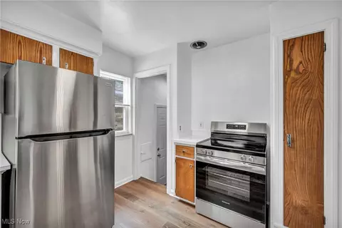 297 E 260th St, Euclid, OH 44132 photo 8