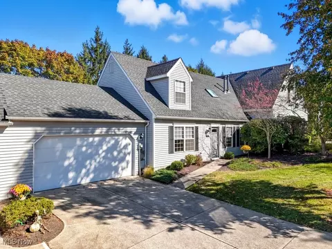 955 Bristol Ln, Streetsboro, OH 44241