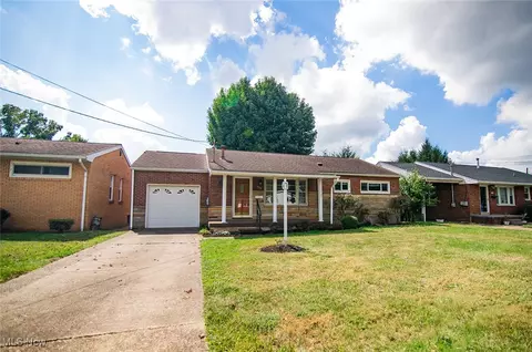 906 16th St, Vienna, WV 26105