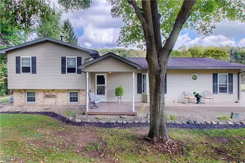 14015 Stimmel St NE, Paris, OH 44669
