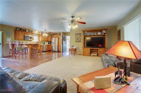 14015 Stimmel St NE, Paris, OH 44669 photo 8
