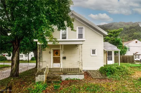 616 Washington Ave, Wellsville, OH 43968