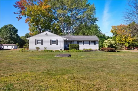 2193 Howland Wilson Rd NE, Warren, OH 44484