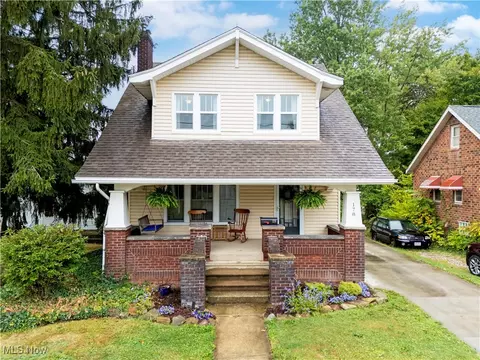 178 Fairlawn Ave, Wadsworth, OH 44281