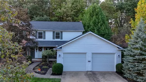 10986 Fawn Meadow Ln, Strongsville, OH 44149