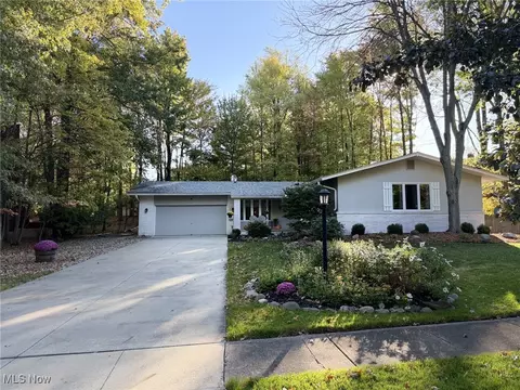 11179 Fawn Meadow Ln, Strongsville, OH 44149
