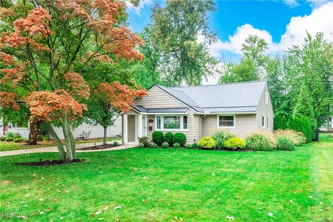 24336 Smith Ave, Westlake, OH 44145