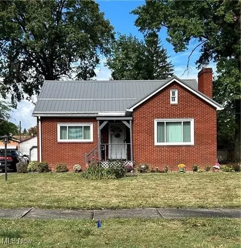 1056 Orlo Dr NW, Warren, OH 44485
