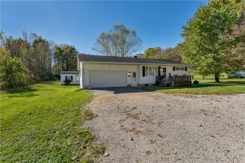 22641 Bowman Rd, Homeworth, OH 44634