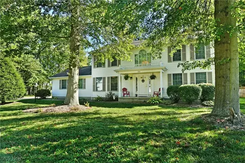 314 Deer Creek Trl, Cortland, OH 44410