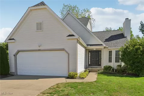 957 Devonwood Dr, Wadsworth, OH 44281