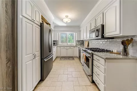 Kitchen - 3960 W Valley Dr, Fairview Park, OH 44126 photo 1 of 2